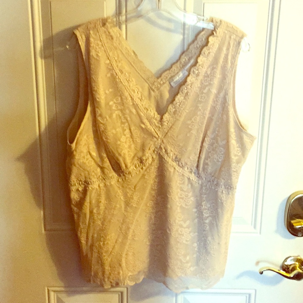 🆕Worthington Woman cream lace v neck and back 2X